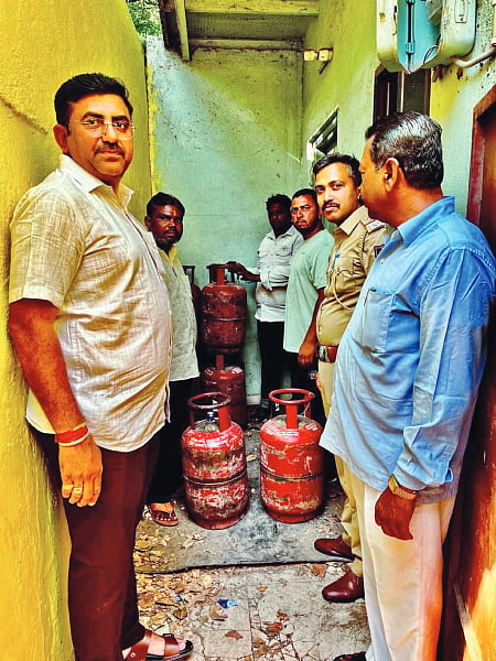 10 cylinders seized for unauthorized use