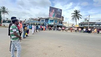 ಹಗರೆಯಲ್ಲಿ ಹಿಂದು ಮುಖಂಡರು ಹಾಗೂ ಯುವಕರು ಮನವ ಸರಪಳಿ ನಿರ್ಮಿಸಿ ಪ್ರತಿಭಟನೆ ನಡೆಸಿದರು.