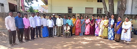 district koppal govt school student gave donate money compound work