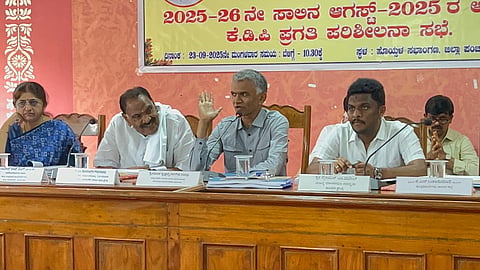 ಸರ್ಕಾರಿ ಶಾಲೆ ದಾಖಲೆ ಸರಿಪಡಿಸಿಕೊಳ್ಳಿ