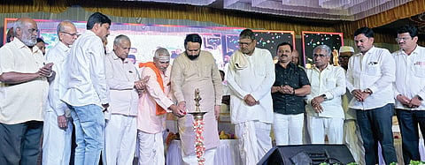 26Athanigrameen1