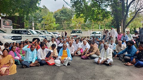 ಭೂಮಿ ಕಳೆದುಕೊಂಡ ಸಂತ್ರಸ್ತರ ಪ್ರತಿಭಟನೆ