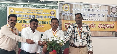 ತಂತ್ರಜ್ಞಾನ ಬಳಸಿಕೊಂಡು ಜ್ಞಾನ ಹೆಚ್ಚಿಸಿಕೊಳ್ಳಿ