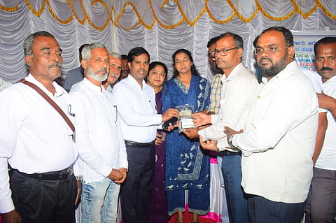 Blood donation camp at KVS Bhavan Mandya