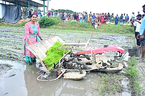 Demonstration of the mechanized method Mandya