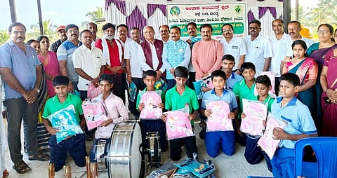 Distribution of Bandset to School Mandya