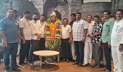 Govt Employees Association Basavaraj Kannale Sanman Photo
