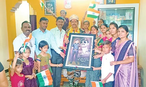 Grand welcome for retired soldier Krishna Tumbagi