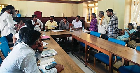 HUN-SEP-9-3(DARAKHASTU SMITI SABHE)
