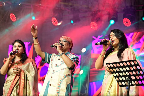 People were mesmerized by Kikkeri Krishnamurthy singing Mandya