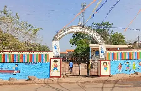 People who have come forward to collect donations in kind to build a school room