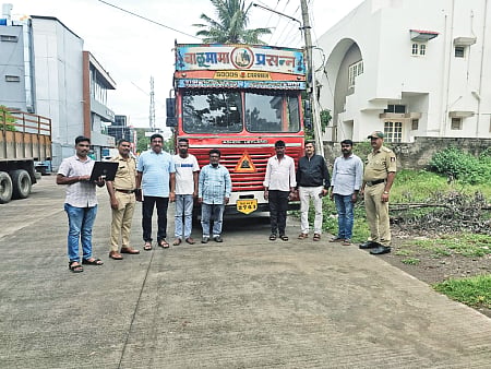 Police raid lorry carrying illegal ration rice