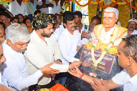 Putthali Lokarpane Mandya
