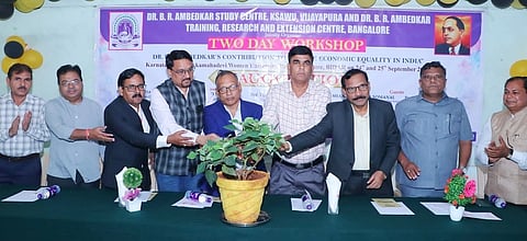 Seminar At Akkamahadevi university Regional Centre Bidar