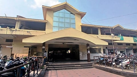 bus stand3
