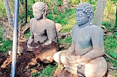 dvg-statue.jpg