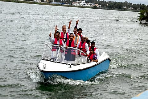 h28-Boating 2