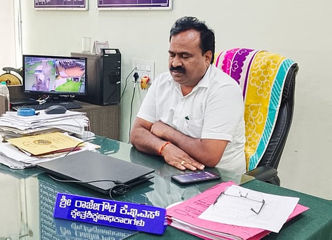 ಕ್ಷೇತ್ರ ಶಿಕ್ಷಣಾಧಿಕಾರಿ ರಾಜೇಗೌಡ ಅಮಾನತು