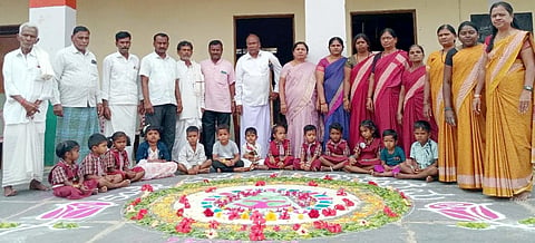 ಹಗರಿಬೊಮ್ಮನಹಳ್ಳಿ ಅಂಗನವಾಡಿ ಕೇಂದ್ರದಲ್ಲಿ ಐಸಿಡಿಎಸ್ ಯೋಜನೆ 50ನೇ ವರ್ಷಾಚರಣೆ ಕಾರ್ಯಕ್ರಮ ನಡೆಯಿತು. ರಾಷ್ಟ್ರಪ್ರಶಸ್ತಿ ಪುರಸ್ಕೃತ ಅಂಗನವಾಡಿ ಕಾರ್ಯಕರ್ತೆ ಇಮಾಂಬಿ, ಎಸ್ಡಿಎಂಸಿ ಸದಸ್ಯರಾದ ಪಾರ್ವತಮ್ಮ, ಸುರೇಶ, ಜಮಲ್‌ಸಾಬ್, ಮುಖ್ಯಶಿಕ್ಷಕ ಬಸಪ್ಪ ಇತರರಿದ್ದರು.