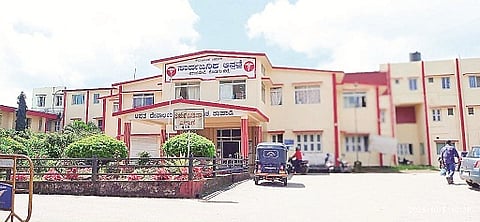 ವಿರಾಜಪೇಟೆ ಸರ್ಕಾರಿ ಆಸ್ಪತ್ರೆಯ ಹೊರ ನೋಟ.