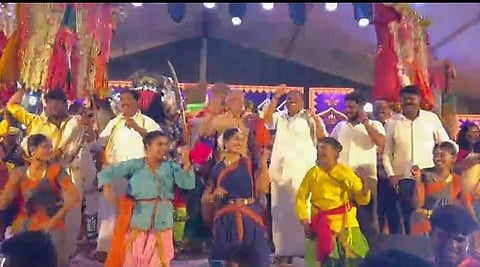 ಕಲಾ ತಂಡಗಳೊಂದಿಗೆ ಕೃಷ್ಣಬೈರೇಗೌಡ ಹೆಜ್ಜೆ