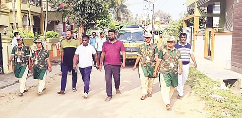ಗುಂಡ್ಲುಪೇಟೆ ಪಟ್ಟಣದಲ್ಲಿ ಸ್ತ್ರೀಶಕ್ತಿ ಸಂಚಾಲಕರು ವಿವಿಧ ಬಡಾವಣೆಗಳಲ್ಲಿ ಸಂಚರಿಸಿ ಸ್ವಚ್ಛತೆ ಪರಿಶೀಲಿಸಿದರು. 