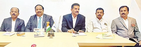 ಸುದ್ದಿಗೋಷ್ಠಿಯಲ್ಲಿ ರೋಟರಿ ಸಂಸ್ಥೆ ಪ್ರಾಂತಪಾಲ ಪಾಲಾಕ್ಷ ಮಾತನಾಡಿದರು. 