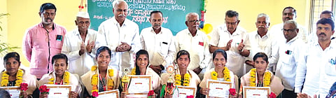 21Athanigrameen1