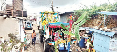 portrait procession