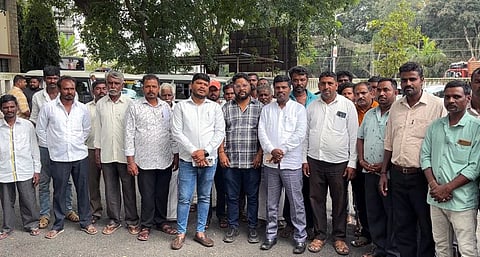 ಡಿಸಿ ಕಚೇರಿ ಎದುರು ಮಹದೇಶ್ವರ ಕಾಲನಿ ನಿವಾಸಿಗಳ ಪ್ರತಿಭಟನೆ