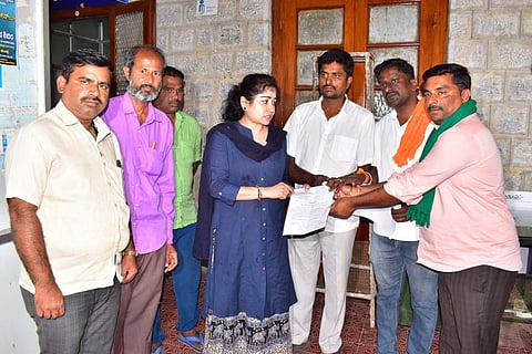 Demand for release of sugarcane transportation funds Mandya