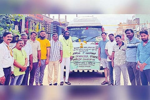 Kanakagiri panchayat members visit to indore