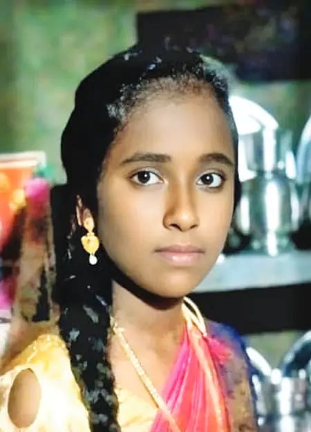 Minor girl's body found hanging