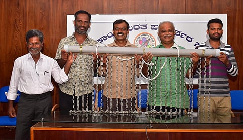 New method for weed management in Paddy crops Mandya