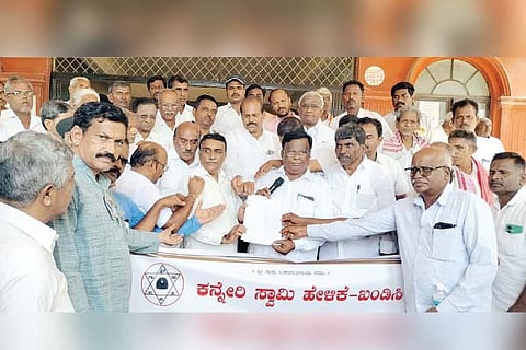 Sindhanour basava sangatane workers protest
