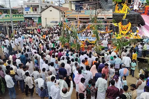 Special worship to the Lord of vishaparihaareshwara