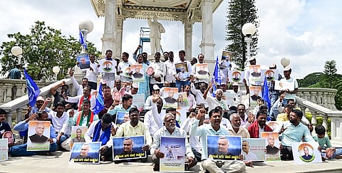 dss protests in Mysore demanding ban on RSS
