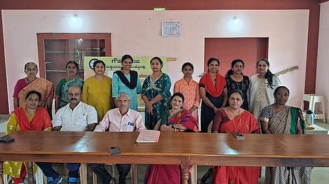 mahila okkuta