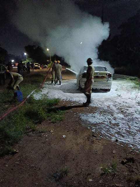 mng--11 Oct car Fire