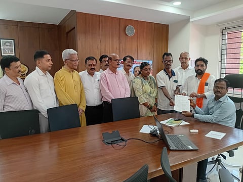 mng-20oct-manavi