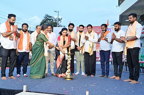 mng-4oct-pili ajane