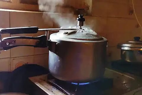 Pressure cooker