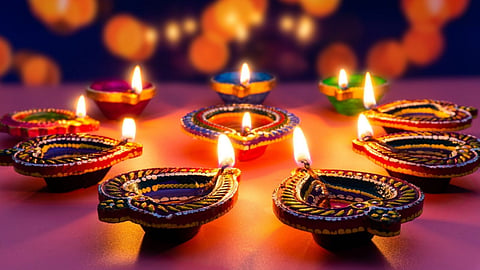 three-symbols-deepavali-celebrate-triumph-goodness-over-evil-feature-1536x864