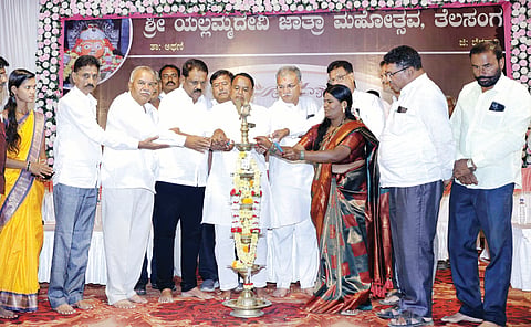 6Telasanga1 SPONCER-300