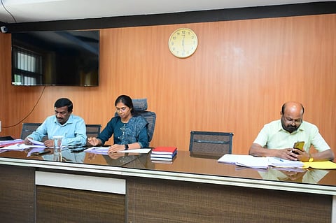 ಮಂಡ್ಯದಲ್ಲಿ ಜಿಪಂ ಕೆ.ಆರ್.ನಂದಿನಿ ಅಧ್ಯಕ್ಷತೆಯಲ್ಲಿ ಇಲಾಖಾ ವಿಚಾರಣೆಗಳ ಪ್ರಗತಿ ಪರಿಶೀಲನಾ ಸಭೆ ಆಯೋಜಿಸಲಾಗಿತ್ತು. 