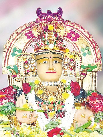   ಮಾಡಾಳು ಗ್ರಾಮದ ಮೂಲ ಶ್ರೀ ಸ್ವರ್ಣಗೌರಮ್ಮನ ಮೂರ್ತಿ.