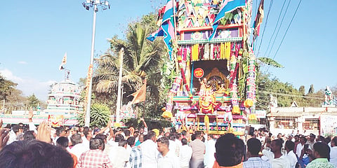 ಗುಂಡ್ಲುಪೇಟೆ ತಾಲೂಕಿನ ತೆರಕಣಾಂಬಿ ಗ್ರಾಮದ ಶ್ರೀ ಲಕ್ಷ್ಮೀ ವರದರಾಜಸ್ವಾಮಿ ಅವರ 17ನೇ ವರ್ಷದ ಬ್ರಹ್ಮ ರಥೋತ್ಸವ ವಿಜೃಂಭಣೆಯಿಂದ ನಡೆಯಿತು. 