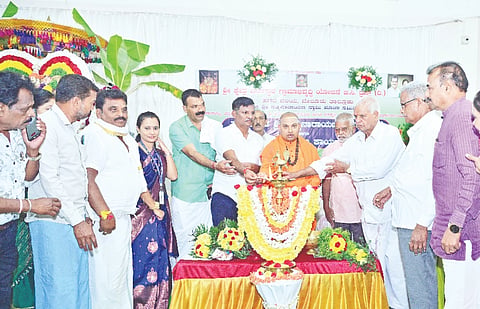 ಹಗರೆ ಸತ್ಯನಾರಾಯಣ ಸ್ವಾಮಿ ಕಲ್ಯಾಣಮಂಟಪದಲ್ಲಿ ಧರ್ಮಸ್ಥಳ ಗ್ರಾಮಾಭಿವೃದ್ಧಿ ಸಂಸ್ಥೆಯಿಂದ ಸಾಮೂಹಿಕ ಸತ್ಯನಾರಾಯಣ ಪೂಜೆ ಹಾಗೂ ಧಾರ್ಮಿಕ ಸಭಾ ಕಾರ್ಯಕ್ರಮ ನಡೆಯಿತು.