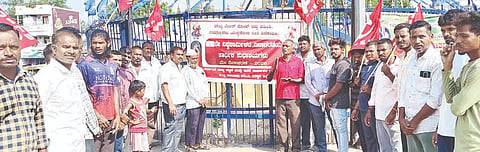 ಕಂಪ್ಲಿಯಲ್ಲಿ ರಾಜ್ಯ ಕಟ್ಟಡ ಮತ್ತು ಇತರೆ ನಿರ್ಮಾಣ ಕಾರ್ಮಿಕರ ಫೆಡರೇಷನ್‌ನಿಂದ ವಿಶ್ವ ಕಾರ್ಮಿಕರ ದಿನ ಆಚರಿಸಲಾಯಿತು.