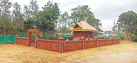 ಸುಂಟಿಕೊಪ್ಪ ಸಮೀಪದ ಗುಡ್ಡೆ ಹೊಸೂರು ಗ್ರಾಮ ಪಂಚಾಯಿತಿ ವ್ಯಾಪ್ತಿಯ ಬೆಳ್ಳೂರು ಗ್ರಾಮದಲ್ಲಿ ನೂತನ ದೇವಾಲಯ  